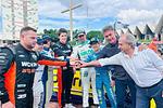 Pilotos fazem ação para levar o público cascavelense para o autódromo!